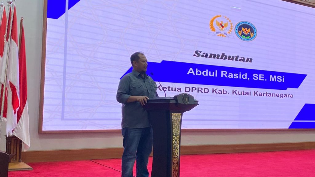 Wakil Ketua I DPRD Kutai Kartanegara (Kukar) Abdul Rasyid menyampaikan pandangan terkait pentingnya pengawasan pelaksanaan Program Makan Bergizi Gratis (MBG) agar tepat sasaran, di Pendopo Odah Etam, Kecamatan Tenggarong, Rabu (15/10/2025).