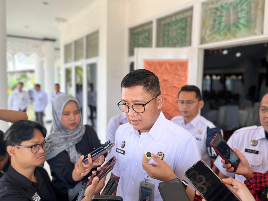 Kepala Lapas IIA Tenggarong, Suparman, saat menghadiri kegiatan pembinaan di Lapas Tenggarong, Selasa (14/10/2025).