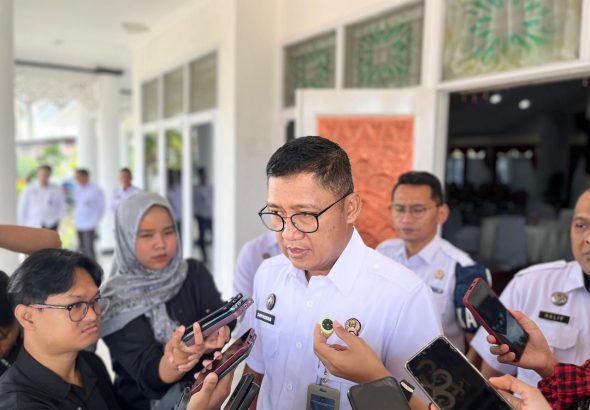 Kepala Lapas IIA Tenggarong, Suparman, saat menghadiri kegiatan pembinaan di Lapas Tenggarong, Selasa (14/10/2025).